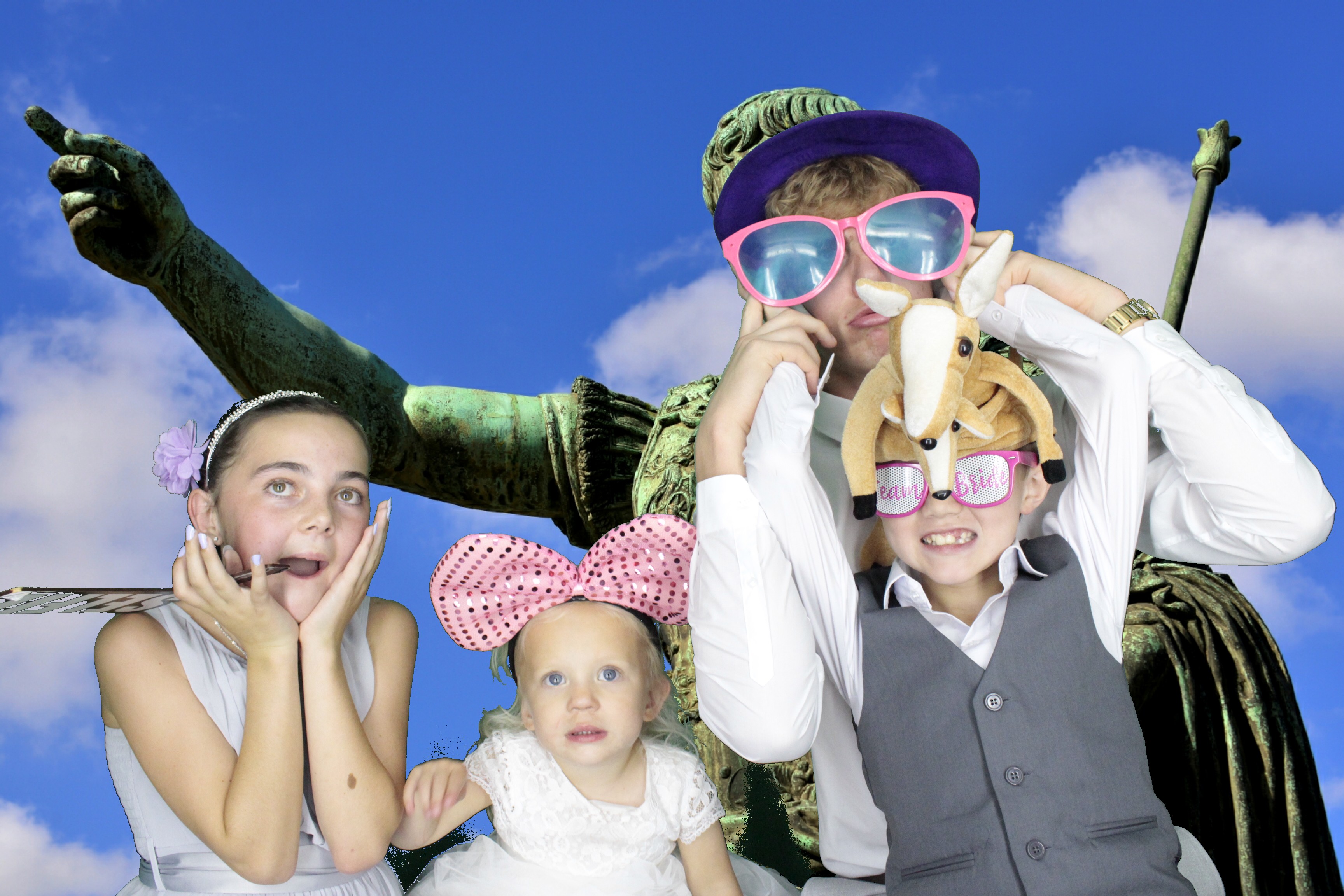 Katie and Jons Wedding | View more photos from the event at gallery.myphotoboothexperience.co.uk/u/MyPhotoBoothExperienceLtd/Katie-and-Jons-Wedding